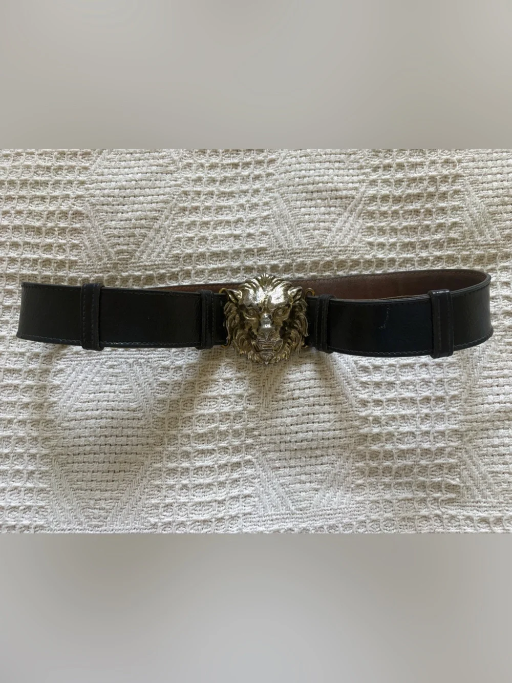 Vintage 1970s Anne Klein belt with Lion head buckle.